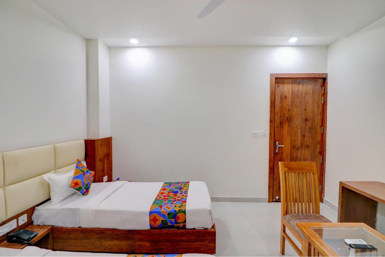 Fabexpress The Regalia Inn Lucknow Ngoại thất bức ảnh